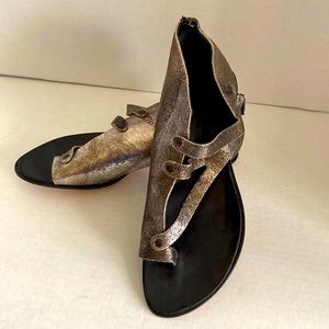 NEW Cydwoq HANDMADE leather silver sandals. Vintage. Size 37.